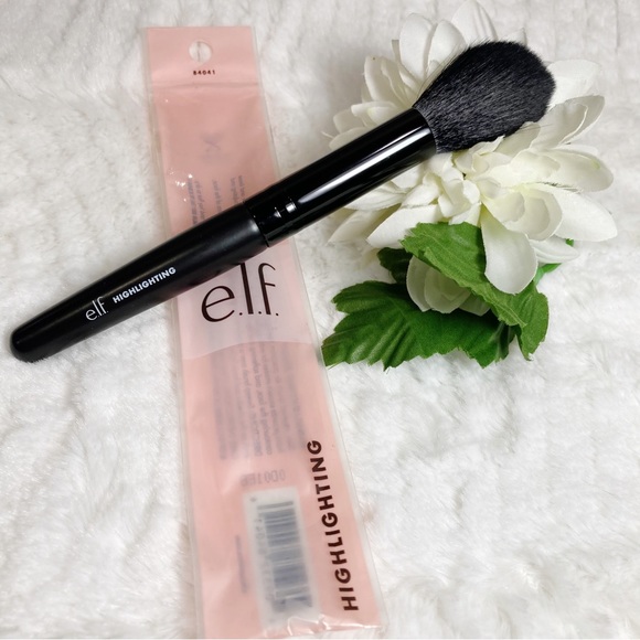 Elf Highlighting Make Up Brush Vegan Cruelty Free NEW - Picture 1 of 7